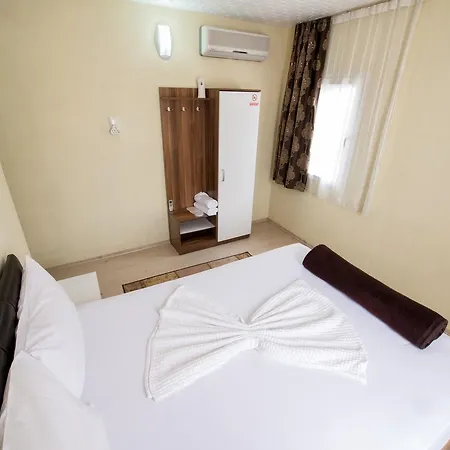 Hotel Yellow Rose
