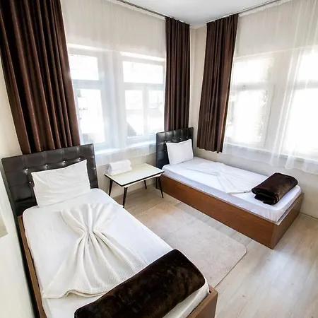 Yellow Rose Hotel