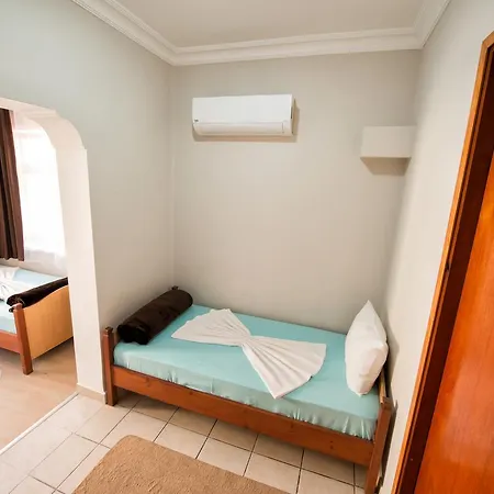 Yellow Rose Hotel