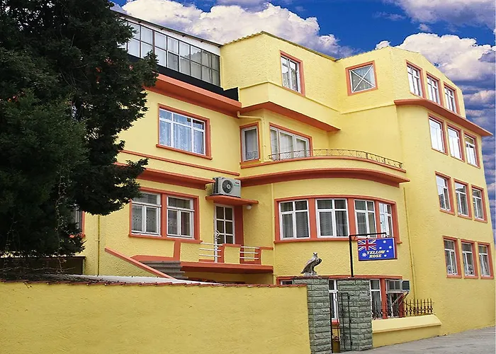 Yellow Rose Hotel